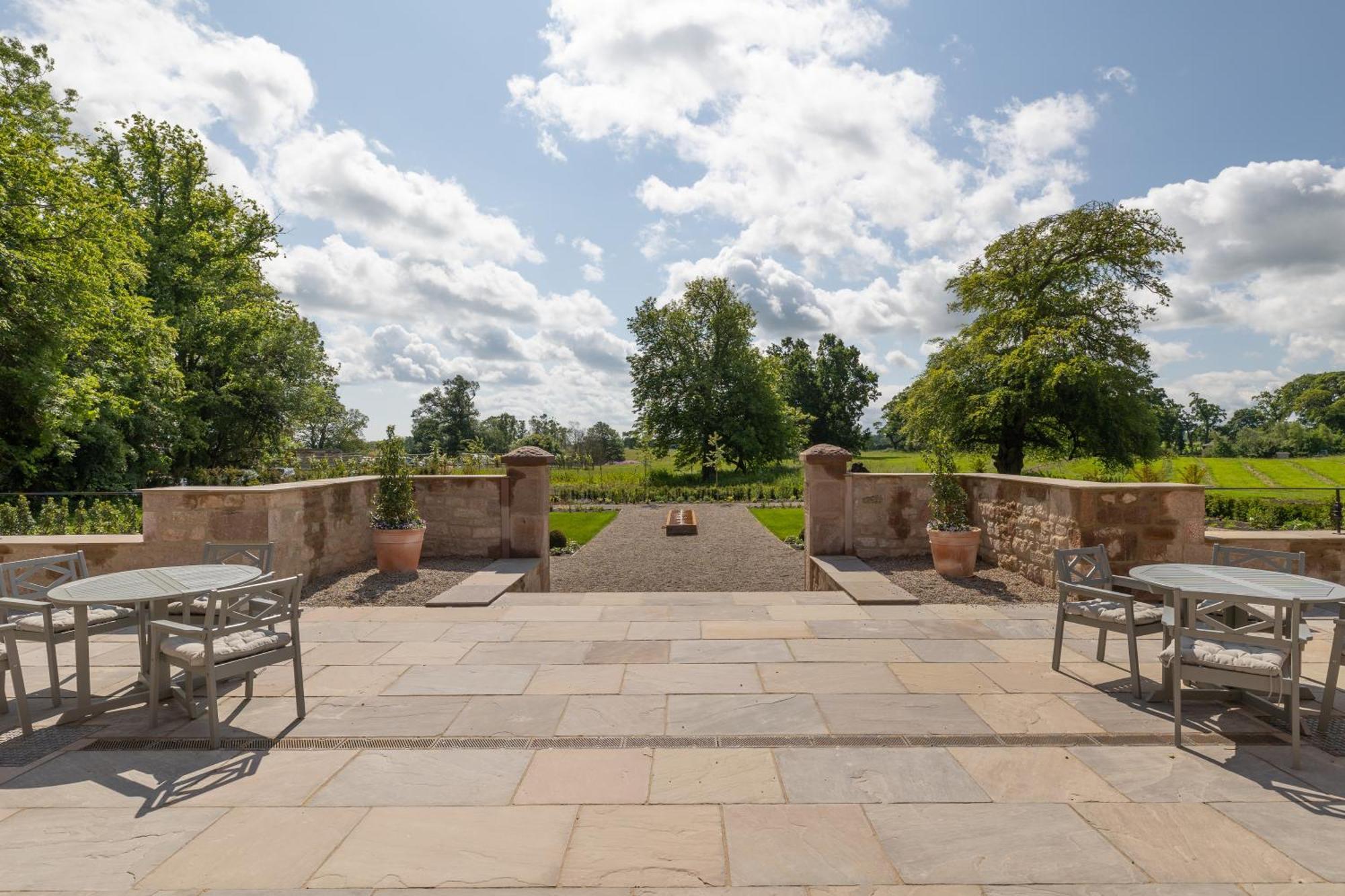 The Tempus At Charlton Hall Estate อัล์นวิก ภายนอก รูปภาพ