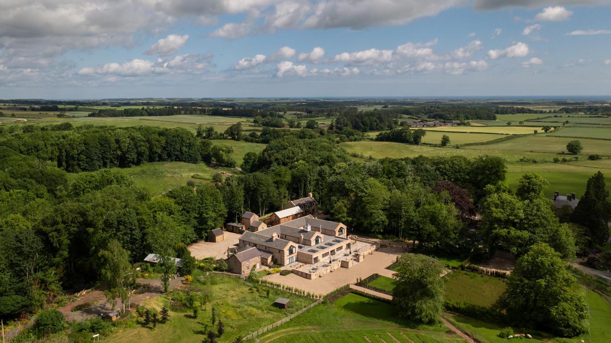 The Tempus At Charlton Hall Estate อัล์นวิก ภายนอก รูปภาพ