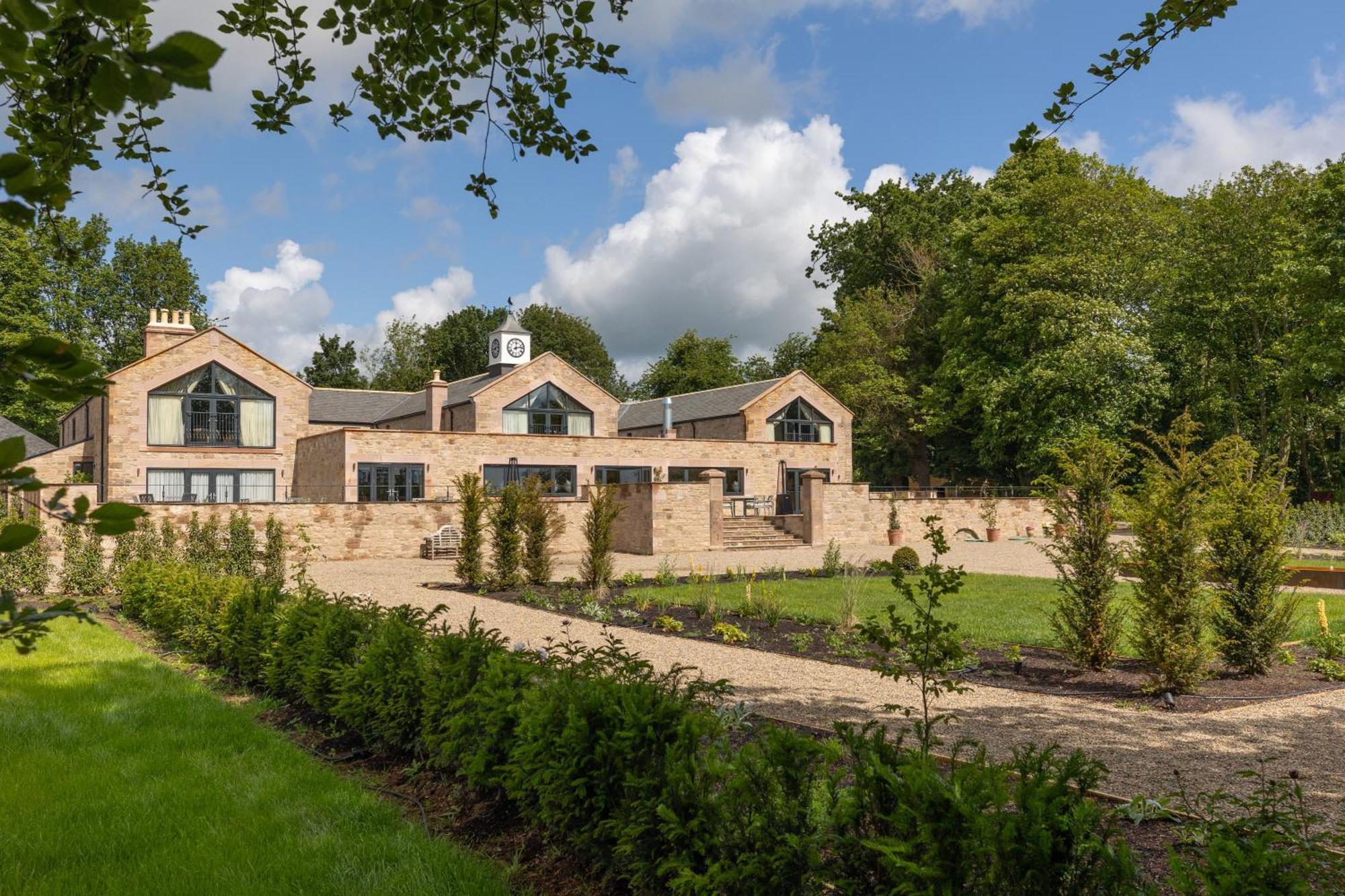 The Tempus At Charlton Hall Estate อัล์นวิก ภายนอก รูปภาพ